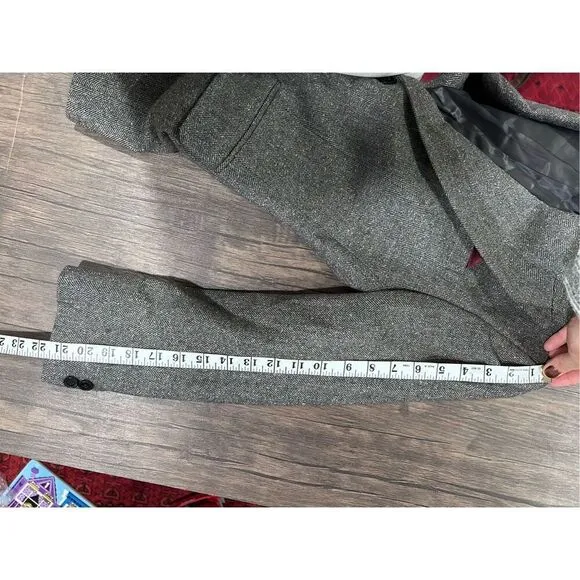 Studio Suits Handcrafted Gray Twead Wool Blend Blazer Silk Hankerchief Size 38
