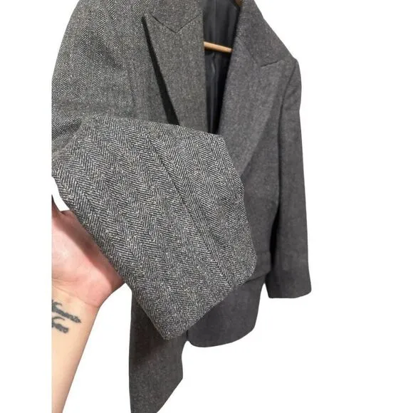 Studio Suits Handcrafted Gray Twead Wool Blend Blazer Silk Hankerchief Size 38