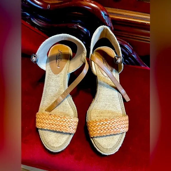 Stylish Tan Woven Sandals