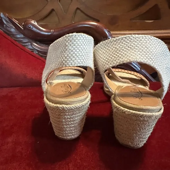 Stylish Tan Woven Sandals
