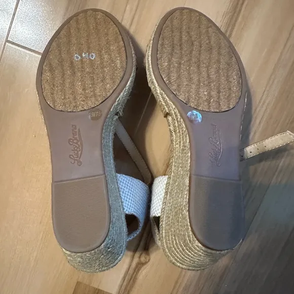 Stylish Tan Woven Sandals