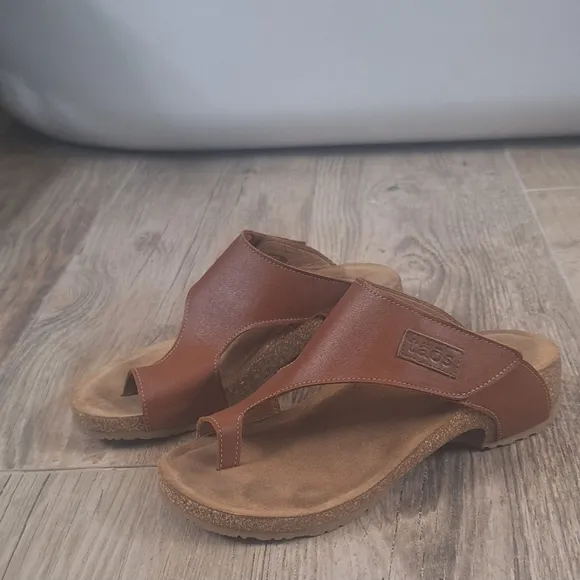 Taos Footwear Leather Heeled Sandals Sz5.5