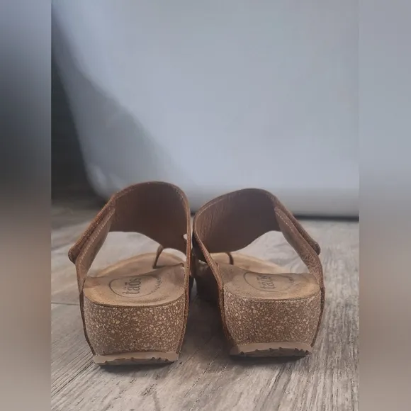Taos Footwear Leather Heeled Sandals Sz5.5