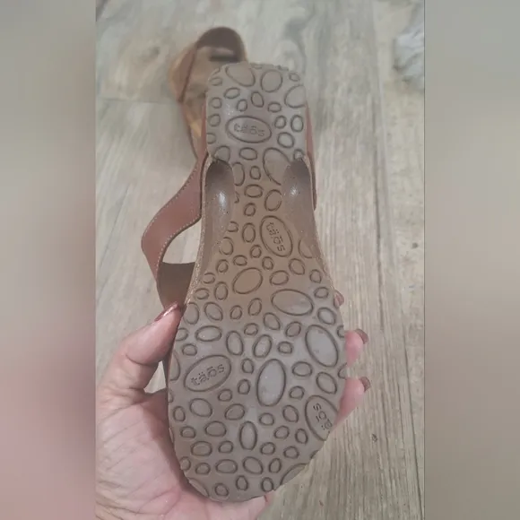 Taos Footwear Leather Heeled Sandals Sz5.5