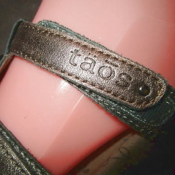 TAOS Prize 4 LEATHER Comfort Size 7 SANDALS 3 Strap COMFORT Arch METALLIC Gem