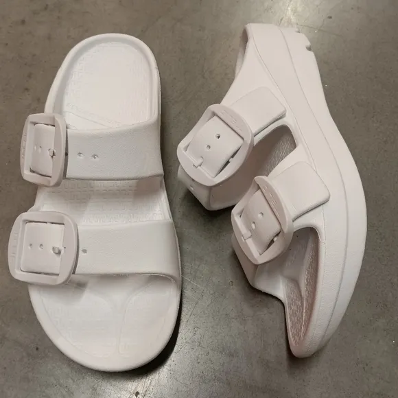 Telic Women's Boise Bliss Soft Arch Recovery Buckle Sandals Snow White Sz 2XS
