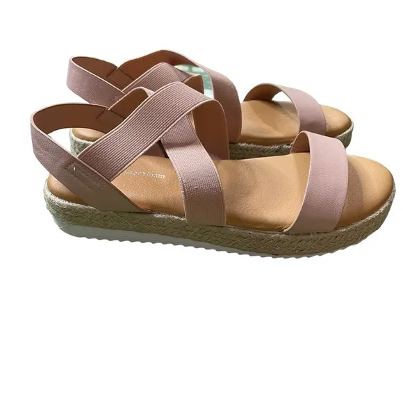 The Comfort foam sandals size 8.5