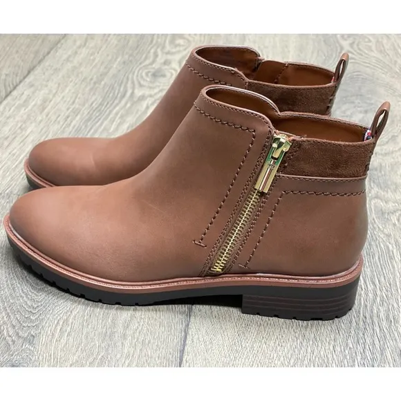 Tommy Hilifiger Women's Fawn Booties NWB. Size:6.5