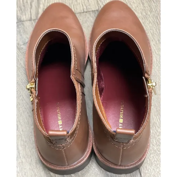 Tommy Hilifiger Women's Fawn Booties NWB. Size:6.5