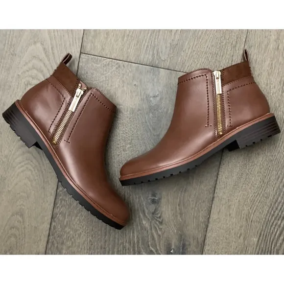 Tommy Hilifiger Women's Fawn Booties NWB. Size:6.5