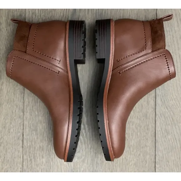 Tommy Hilifiger Women's Fawn Booties NWB. Size:6.5