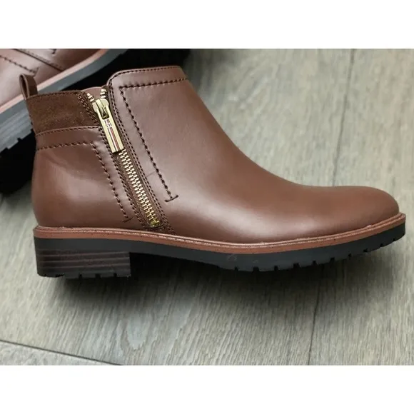 Tommy Hilifiger Women's Fawn Booties NWB. Size:6.5
