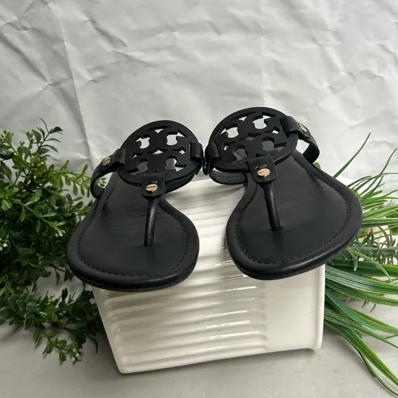 TORY BURCH Miller black leather Sandals size 8.5 women thong summer sandals