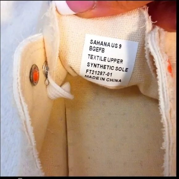True Religion Sneakers Sz 9 Sahana Lifestyle Fitness Casual Natural Neutral NEW