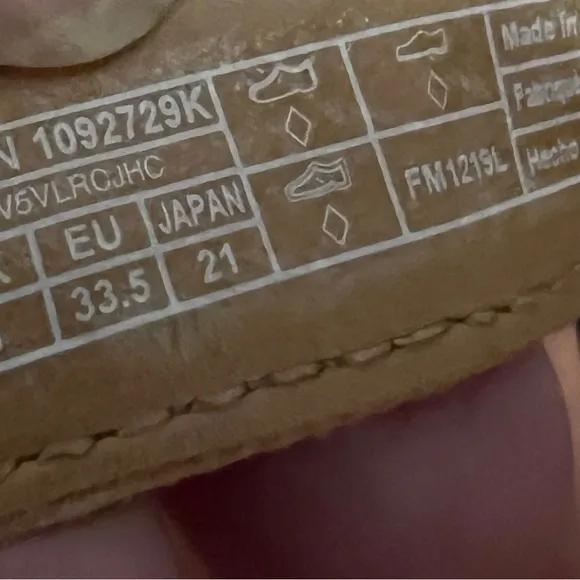 UGG Gold-Tan Girls size 2 Wedge Sandal.