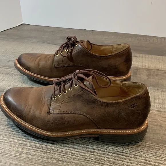 Ugg treadlite brown leather lace ups size 10.5