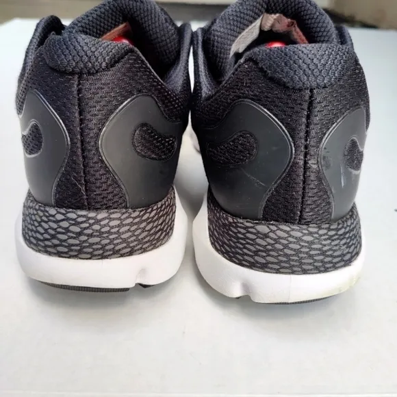 Under Armour Hovr Infinite 2  Men's Sneakers Smart Shoes Black &amp; White Size 13