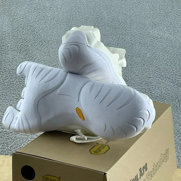 Vibram Men's FiveFingers KSO, Vintage White, 48 EU / 12.5-13 US NWB S152