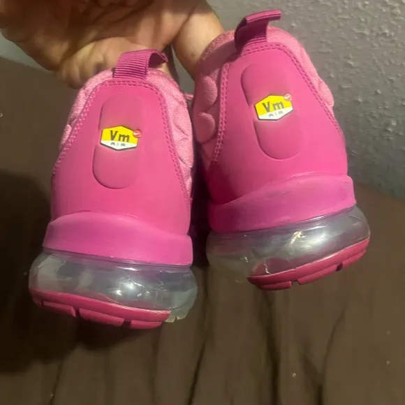 Vibrant  Nike Air Vapormax Plus Berry Air Max men size 11 women 12.5 preowned