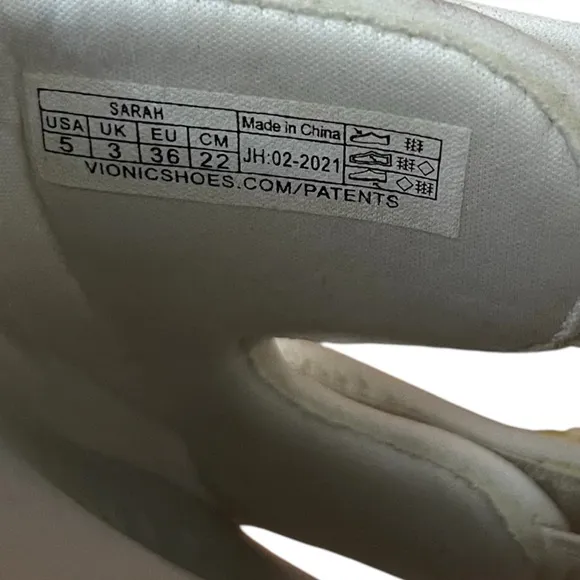 Vionic Sz. 5 White &amp; a Hint of Neon Comfort Adjustable Straps Orthopedic shoe