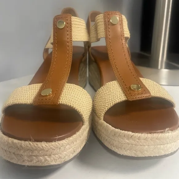 VIONIC(New) Leather Upper Sandals Womens CALERA Wedge Sandal Size 7.5