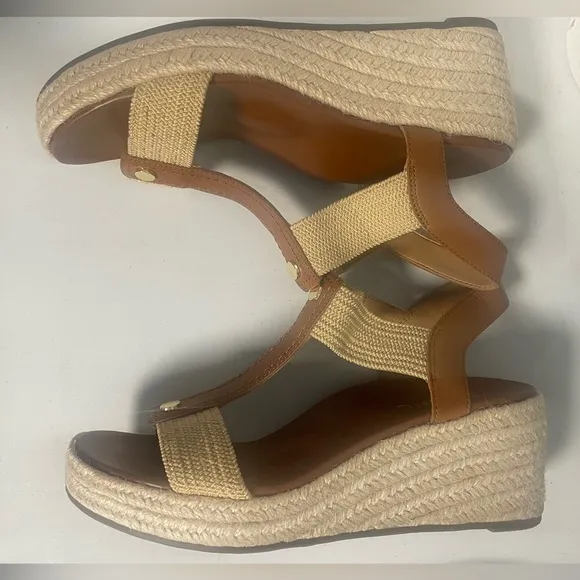 VIONIC(New) Leather Upper Sandals Womens CALERA Wedge Sandal Size 7.5