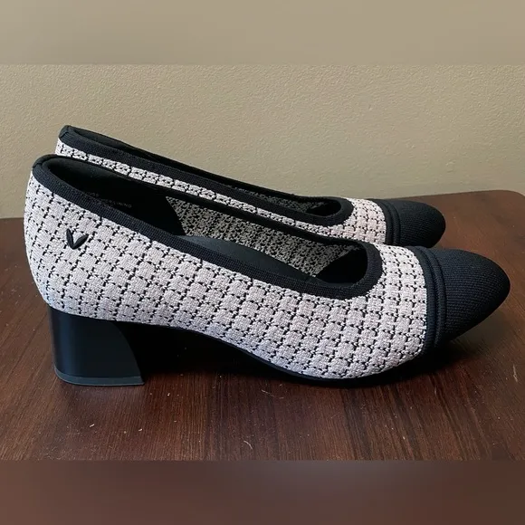 Vivaia Tweed Almond-Toe Stress Free Chunky Heels (Julie Arch Pro), Pink, Size 9