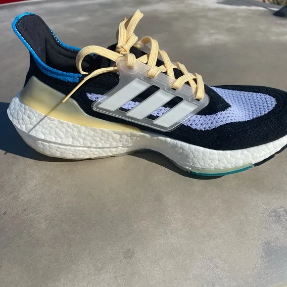 Women’s ADIDAS TRABOOST  21 Running Sneakers Size 6,5
