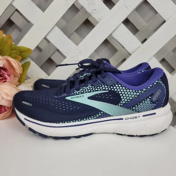 Women's Brooks Ghost 14 Navy Tennis Shoes Size 6.5