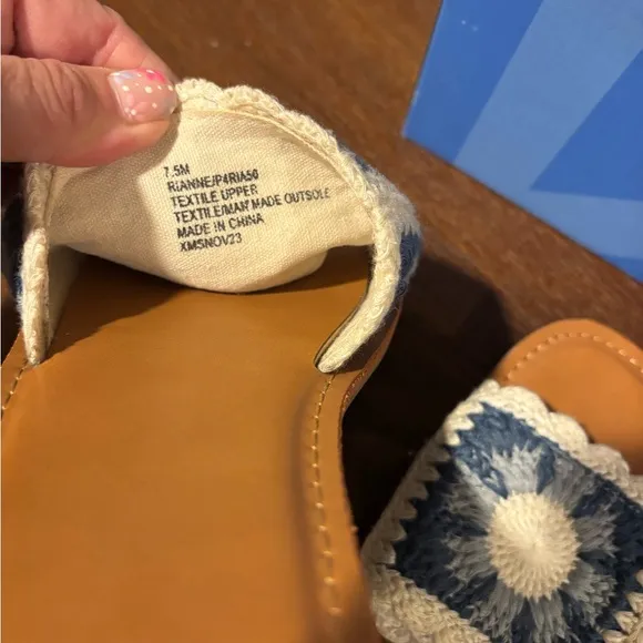 Women's Sandals Brand is Haut Hippie Style  Light Blue &amp; Cream Size 7.5 worn 1x