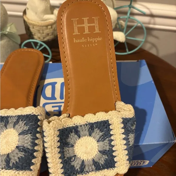 Women's Sandals Brand is Haut Hippie Style  Light Blue &amp; Cream Size 7.5 worn 1x