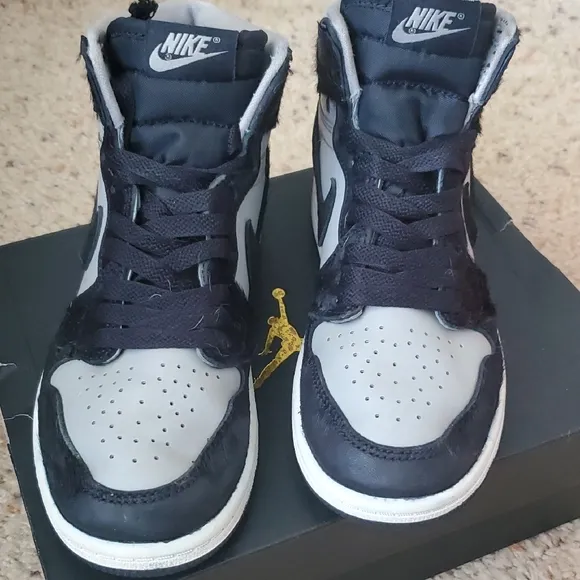 Worn 6x Nike Air Jordan 1 Retro High OG - Black and Gray