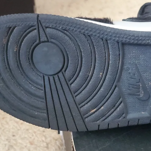 Worn 6x Nike Air Jordan 1 Retro High OG - Black and Gray